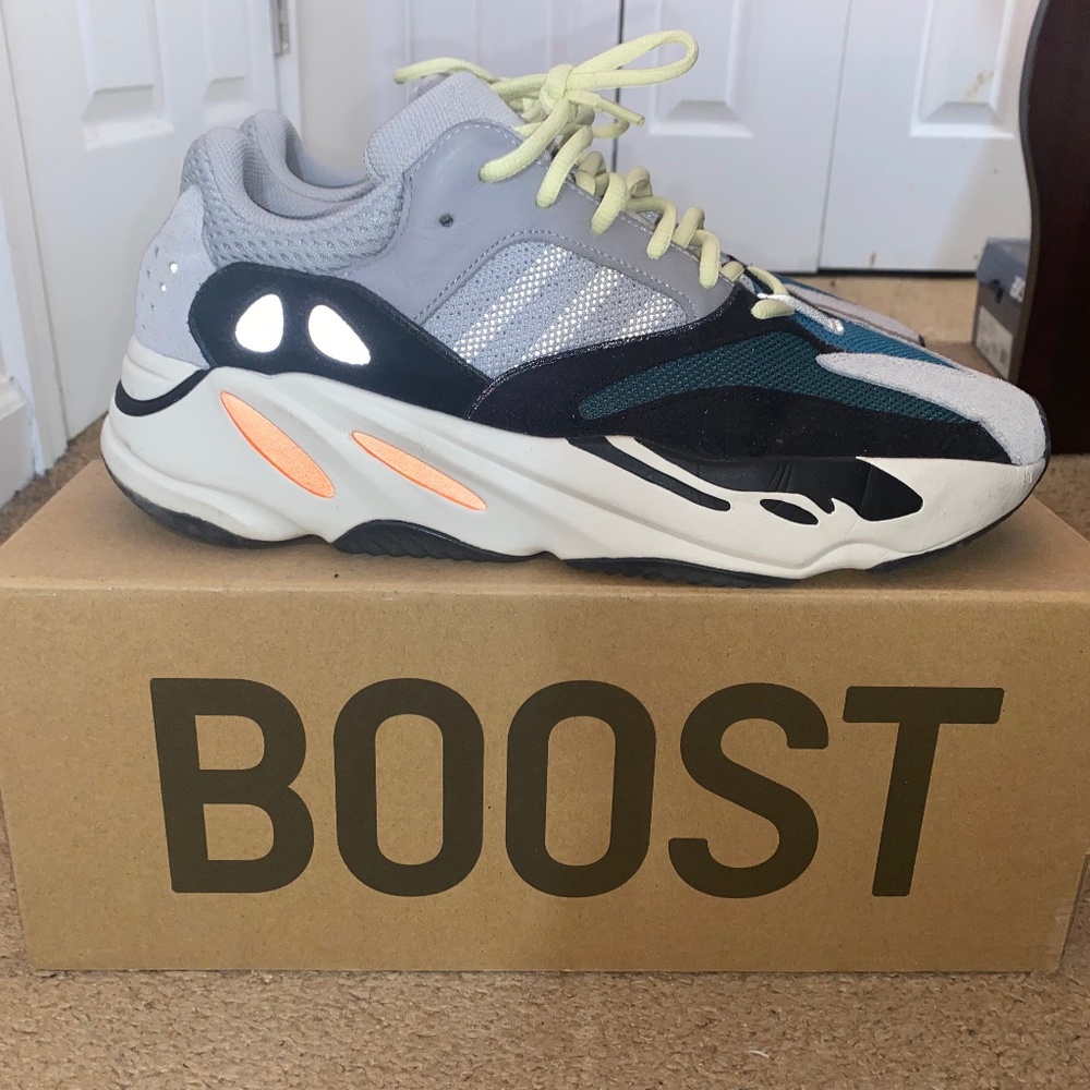 Adidas Yeezy Boost 700."Wave Runner"